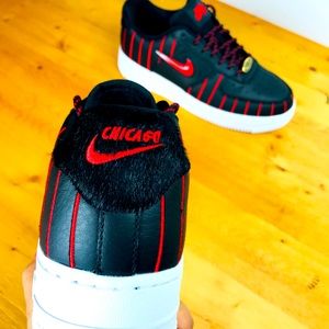 SOLD🔥NIKE AIR FORCE 1 JEWEL QS PINSTRIPLE CHICAGO